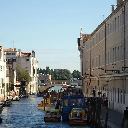 Ca' Dei Carpini * Venice